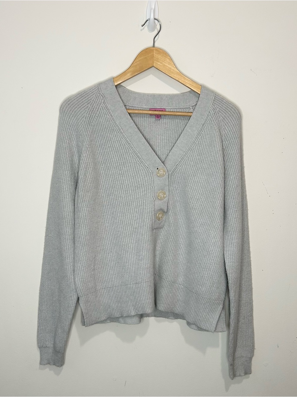 Francesca’s Women’s Large Sweater Gray V Neck Ribbed Knit Long Sleeves